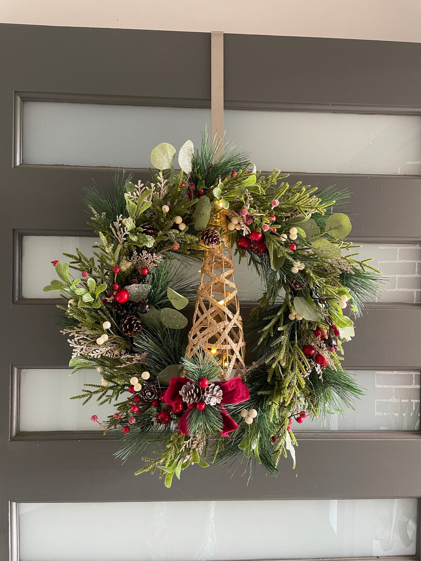 LED Christmas wreath with tree