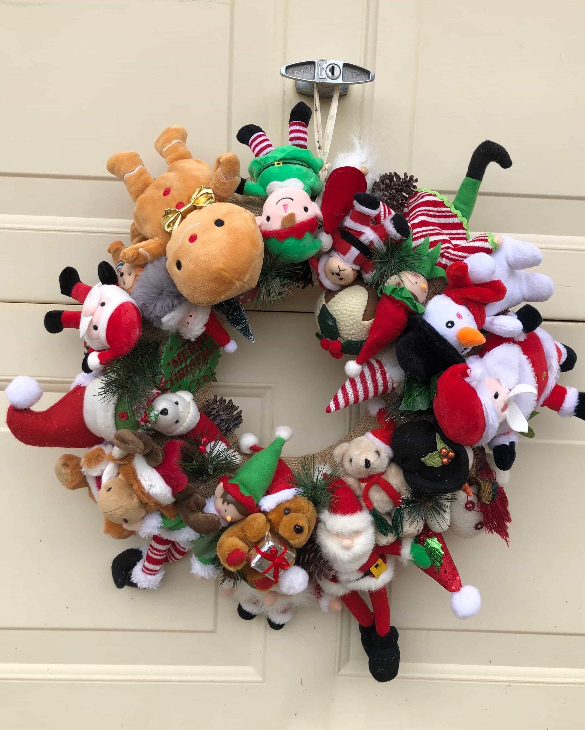 Christmas Characters Wreath-All-Times-Gifts