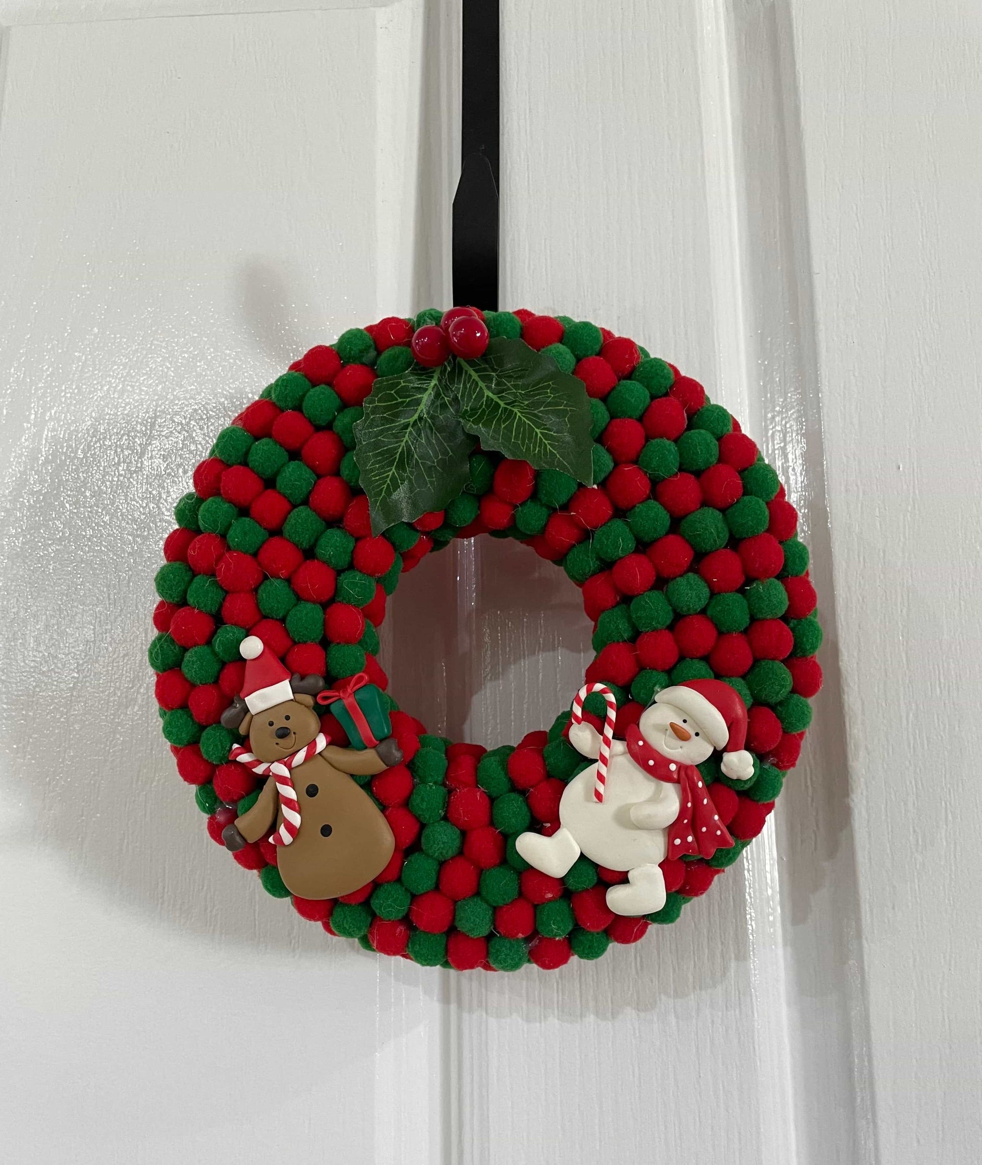 Pom-poms Christmas mini wreath-All-Times-Gifts